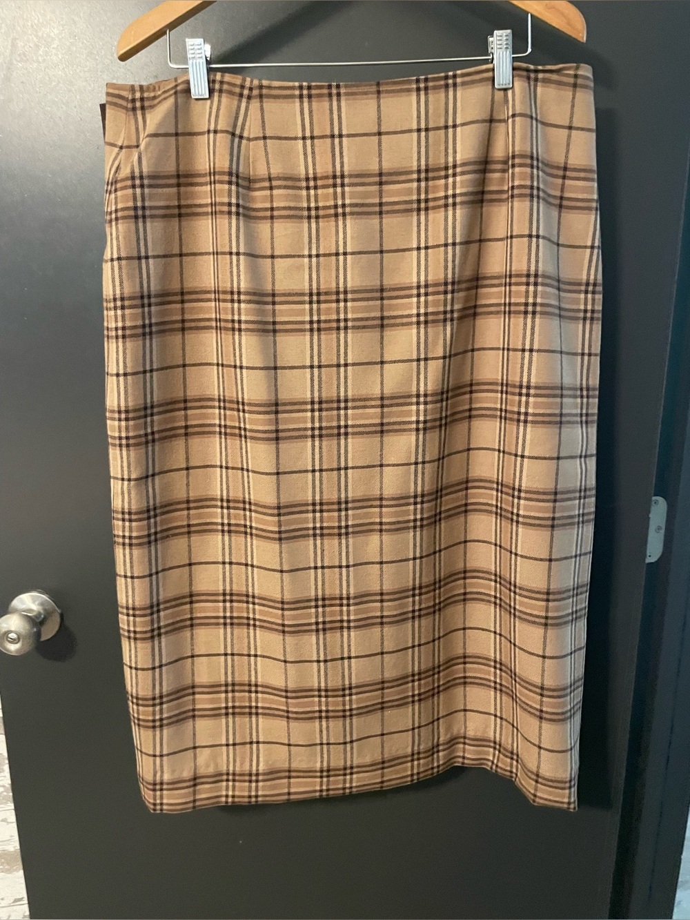 Jones New York Sport 100% Wool Plaid Full Wrap Skirt Size 16 Brown - Picture 6 of 8